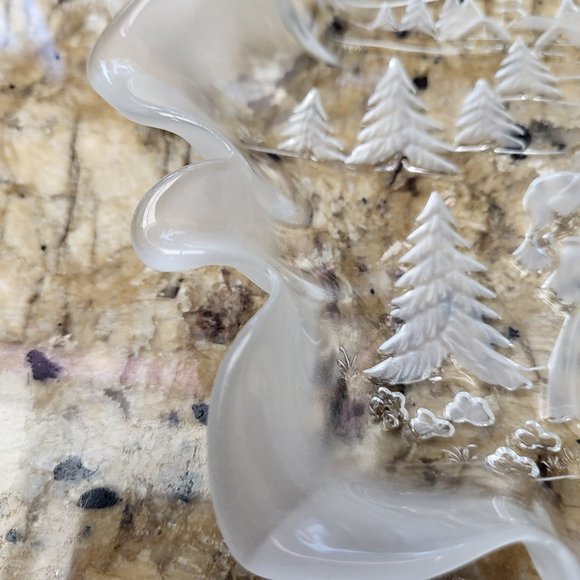 Mikasa Vintage Christmas Etched Frosted Plate - Picture 4 of 4